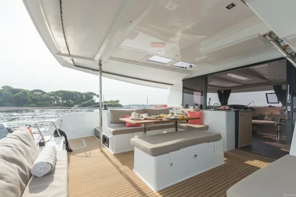 Helia 44 - Boatscribe.com