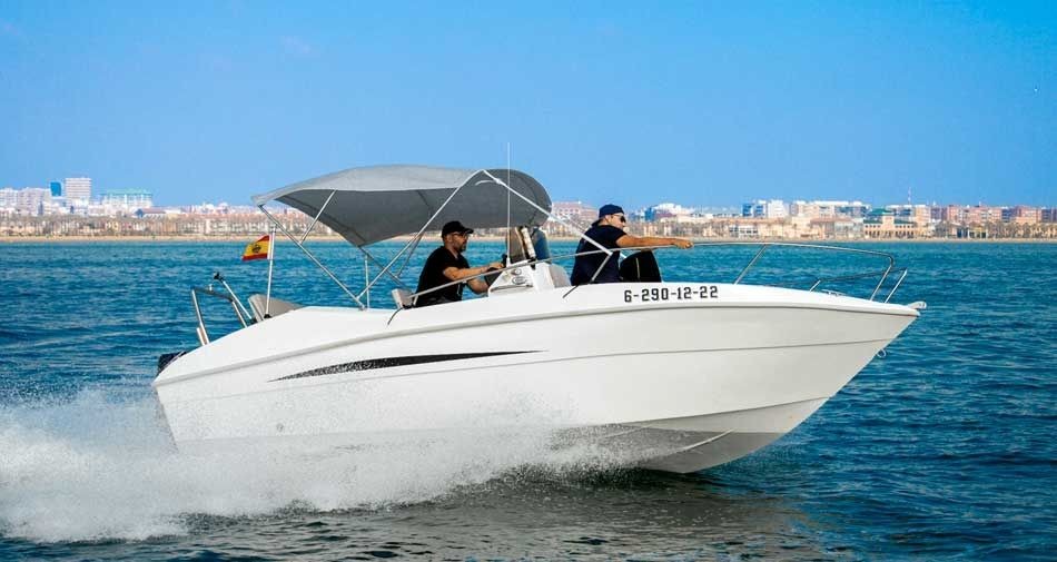 Astilux AX 600 Open - Boatscribe.com