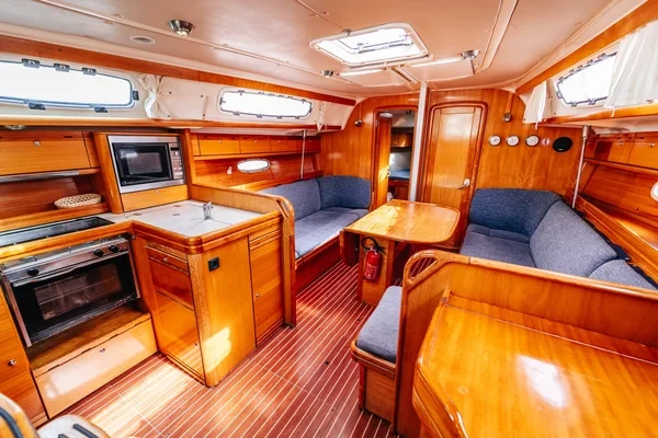 Bavaria 38 Cruiser - Boatscribe.com