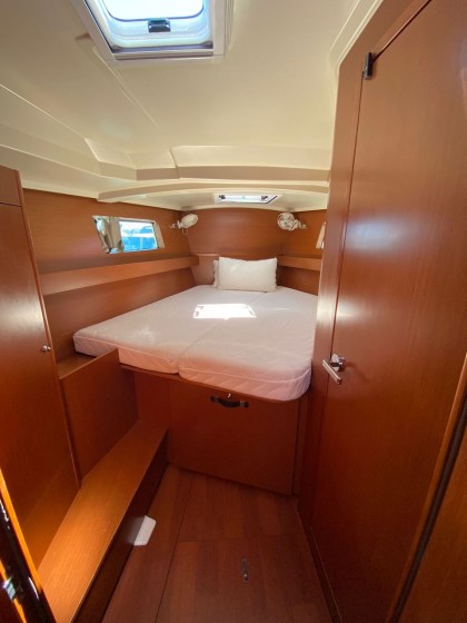 Oceanis 41.1 - Boatscribe.com