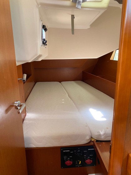 Oceanis 41.1 - Boatscribe.com