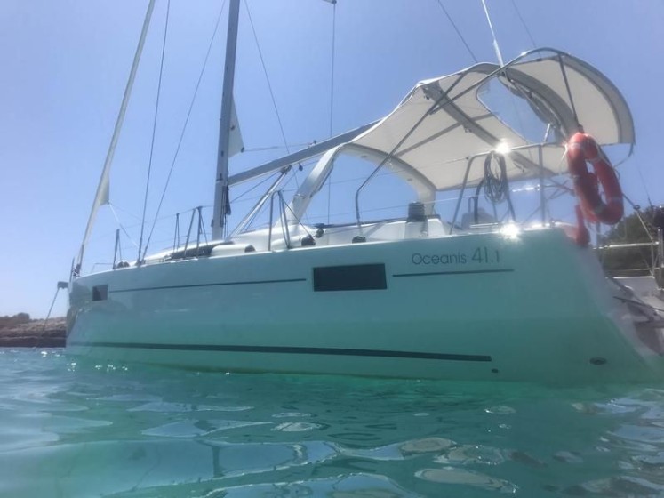 Oceanis 41.1 - Boatscribe.com