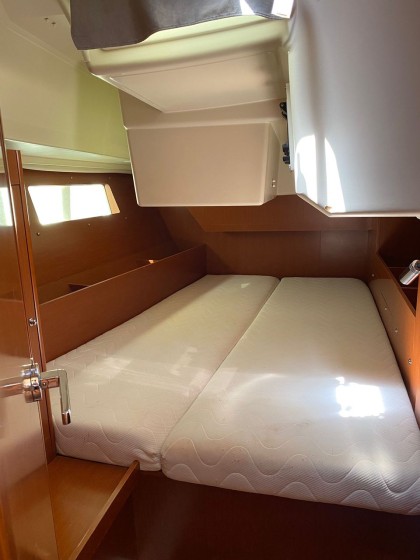 Oceanis 41.1 - Boatscribe.com