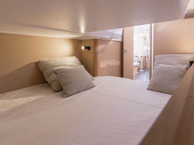 Oceanis 38 - Boatscribe.com