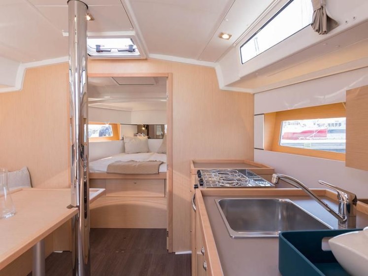 Oceanis 38 - Boatscribe.com