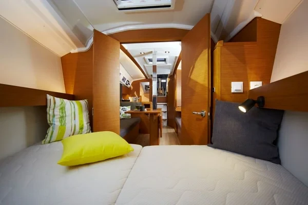 Sun Odyssey 349 - Boatscribe.com