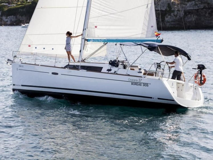 Oceanis 37 - Boatscribe.com