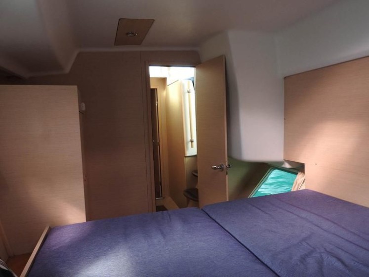 Lagoon 380 - Boatscribe.com