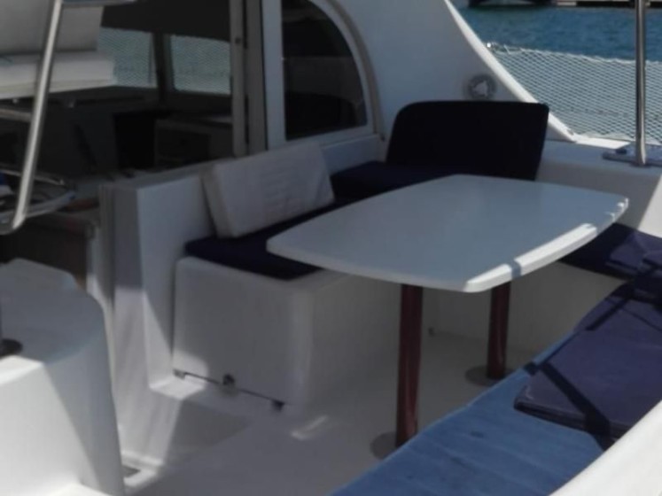Lagoon 380 - Boatscribe.com