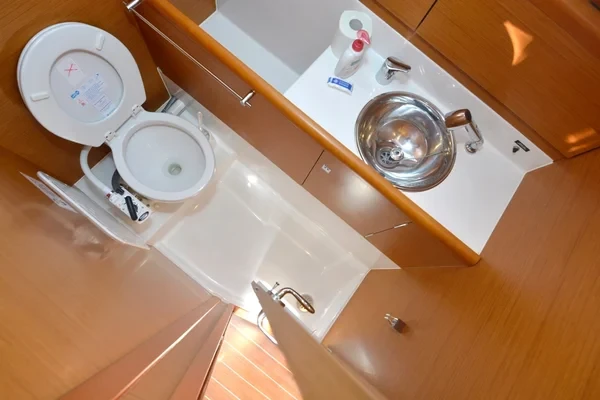 Sun Odyssey 33i - Boatscribe.com