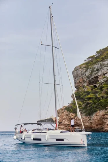 Dufour 470 - Boatscribe.com