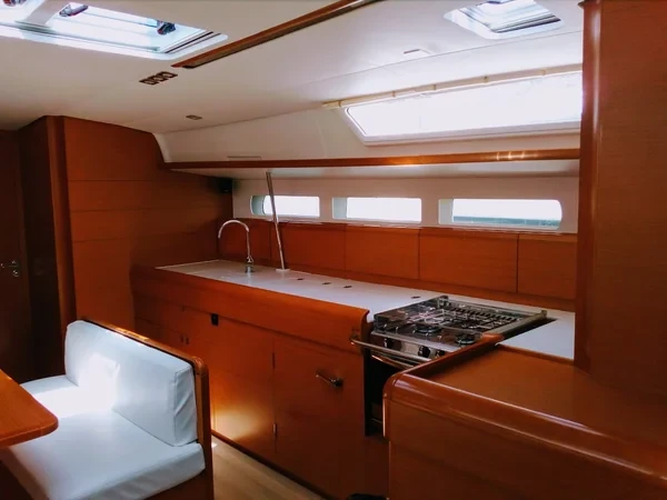 Sun Odyssey 519 - Boatscribe.com