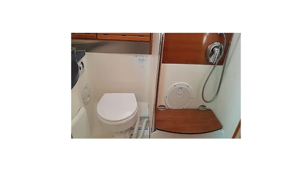 Bavaria 40 Cruiser - Boatscribe.com