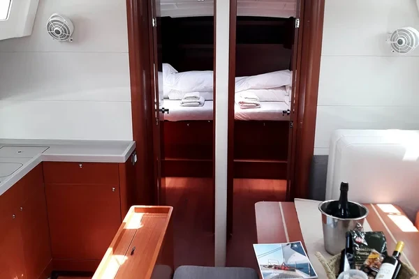 Oceanis 46.1 - Boatscribe.com