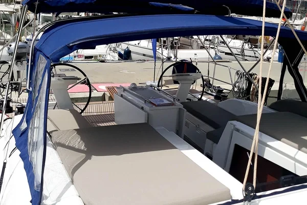 Oceanis 46.1 - Boatscribe.com
