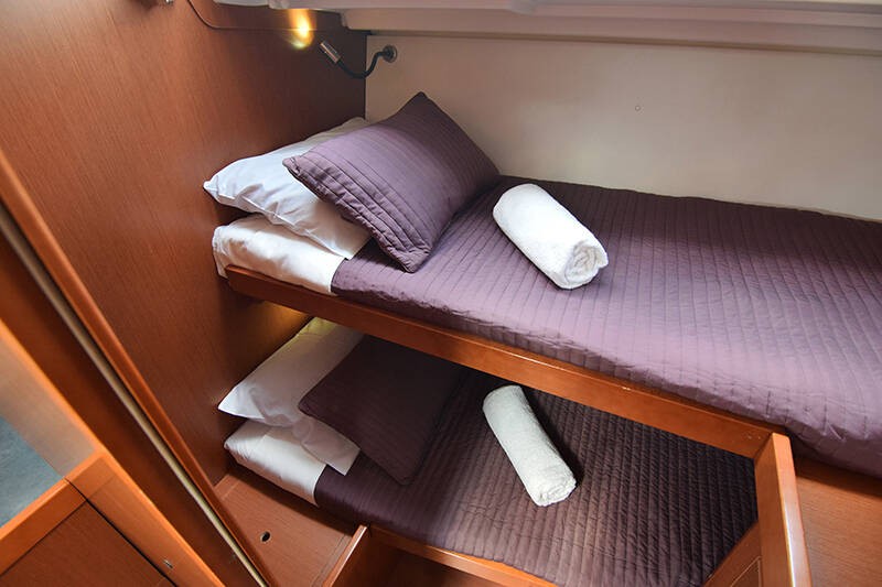 Oceanis 48 - Boatscribe.com