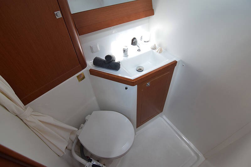 Oceanis 48 - Boatscribe.com