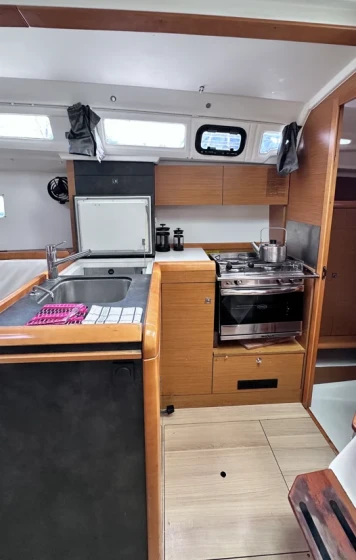 Sun Odyssey 349 - Boatscribe.com