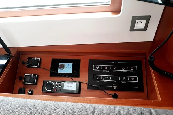 Oceanis 46.1 - Boatscribe.com