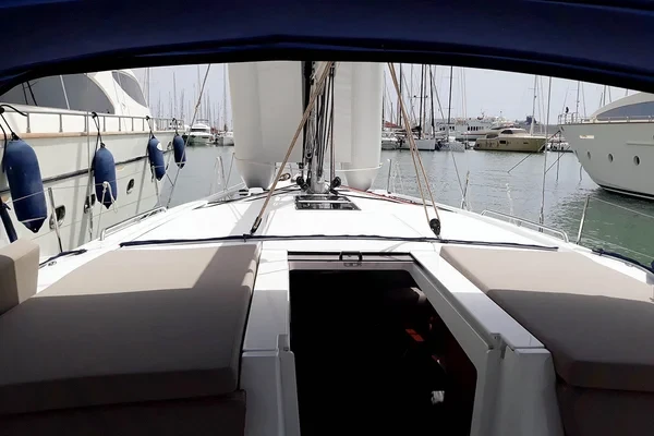 Oceanis 46.1 - Boatscribe.com