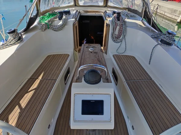 Bavaria 41 Cruiser - Boatscribe.com