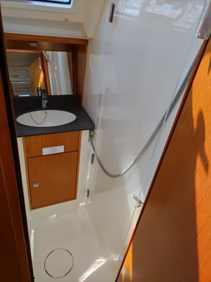 Bavaria 41 Cruiser - Boatscribe.com