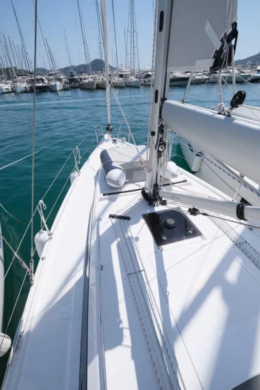 Bavaria C38 - Boatscribe.com