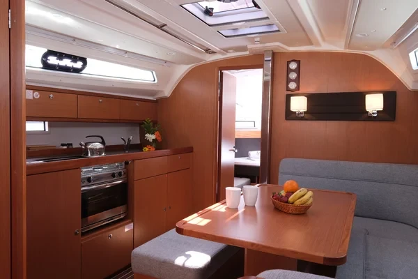 Bavaria 41 Cruiser - Boatscribe.com