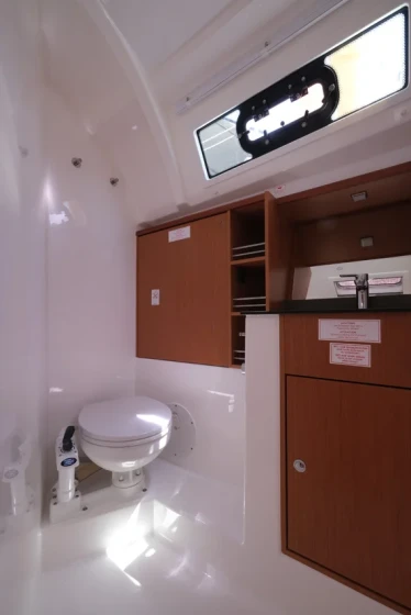 Bavaria 41 Cruiser - Boatscribe.com