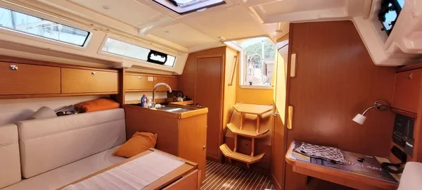 Bavaria 34 Cruiser - Boatscribe.com