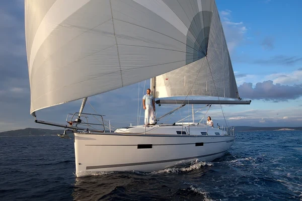 Bavaria 36 Cruiser - Boatscribe.com