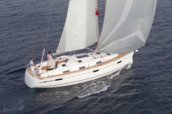 Bavaria 36 Cruiser - Boatscribe.com