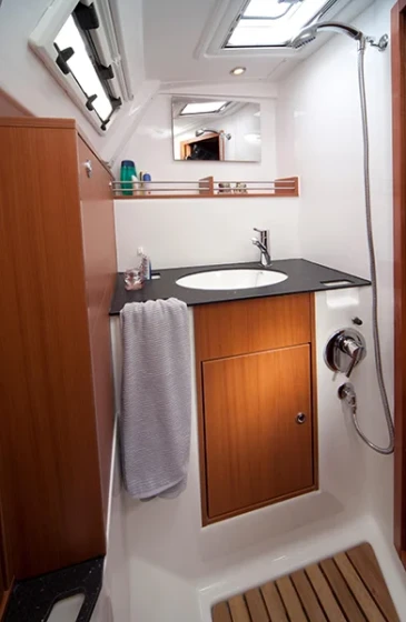 Bavaria 36 Cruiser - Boatscribe.com