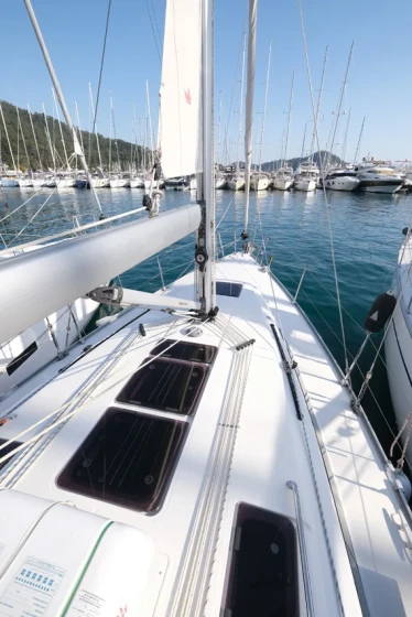 Bavaria 37 Cruiser - Boatscribe.com