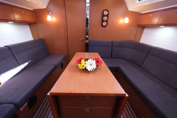 Bavaria 37 Cruiser - Boatscribe.com