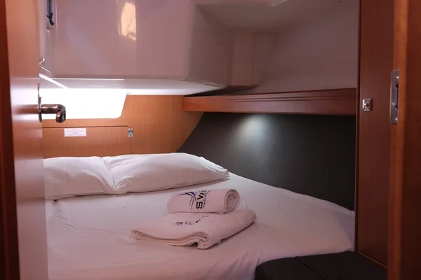 Bavaria 37 Cruiser - Boatscribe.com