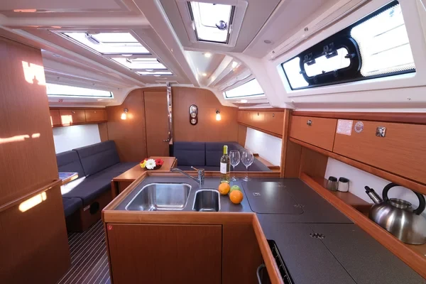 Bavaria 37 Cruiser - Boatscribe.com