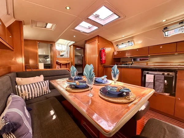 Bavaria 40 Cruiser - Boatscribe.com