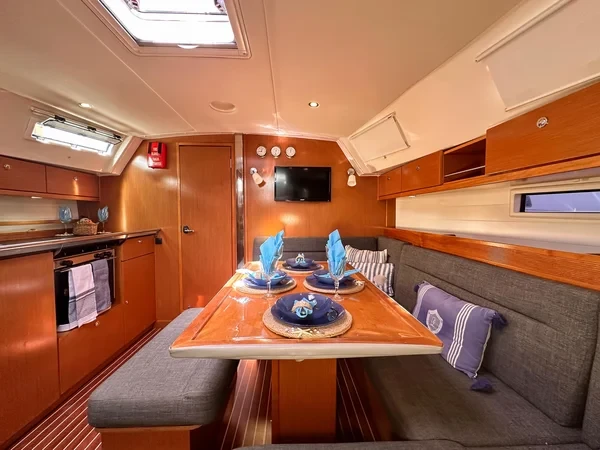 Bavaria 40 Cruiser - Boatscribe.com