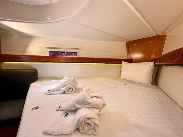 Bavaria 40 Cruiser - Boatscribe.com