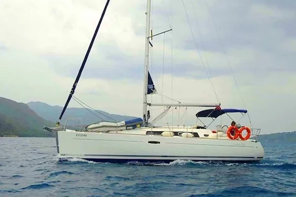 Oceanis 34 - Boatscribe.com