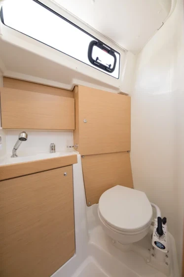 Oceanis 38.1 - Boatscribe.com
