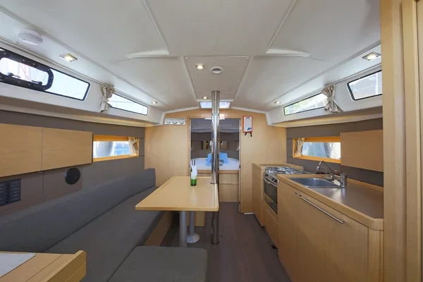 Oceanis 38.1 - Boatscribe.com