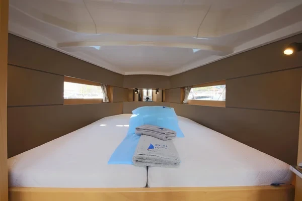 Oceanis 38.1 - Boatscribe.com