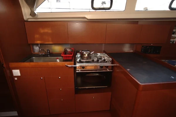 Oceanis 41.1 - Boatscribe.com