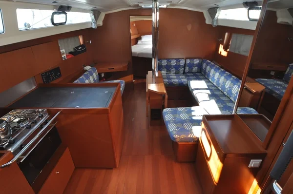 Oceanis 41.1 - Boatscribe.com