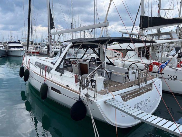 Oceanis 45 - Boatscribe.com