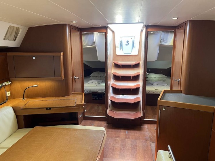 Oceanis 45 - Boatscribe.com