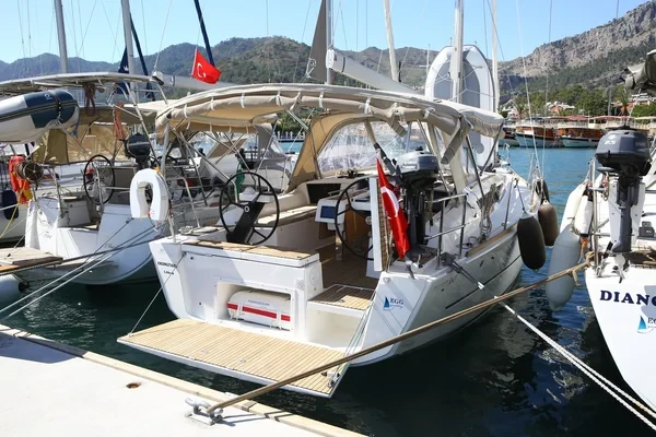 Dufour 360 GL - Boatscribe.com