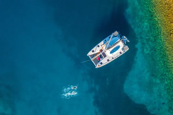 Excess 11 - Boatscribe.com